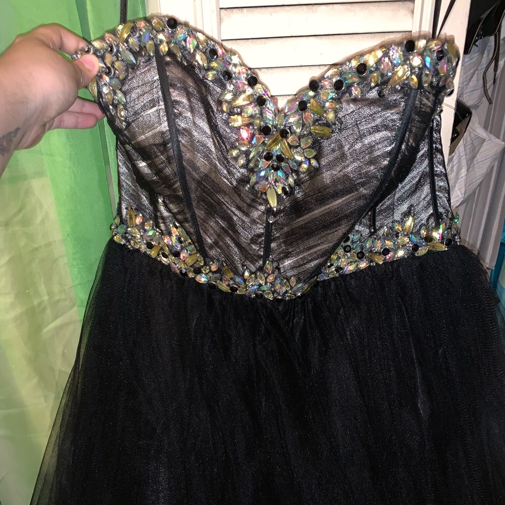 Dresses - Picture 2 of 2